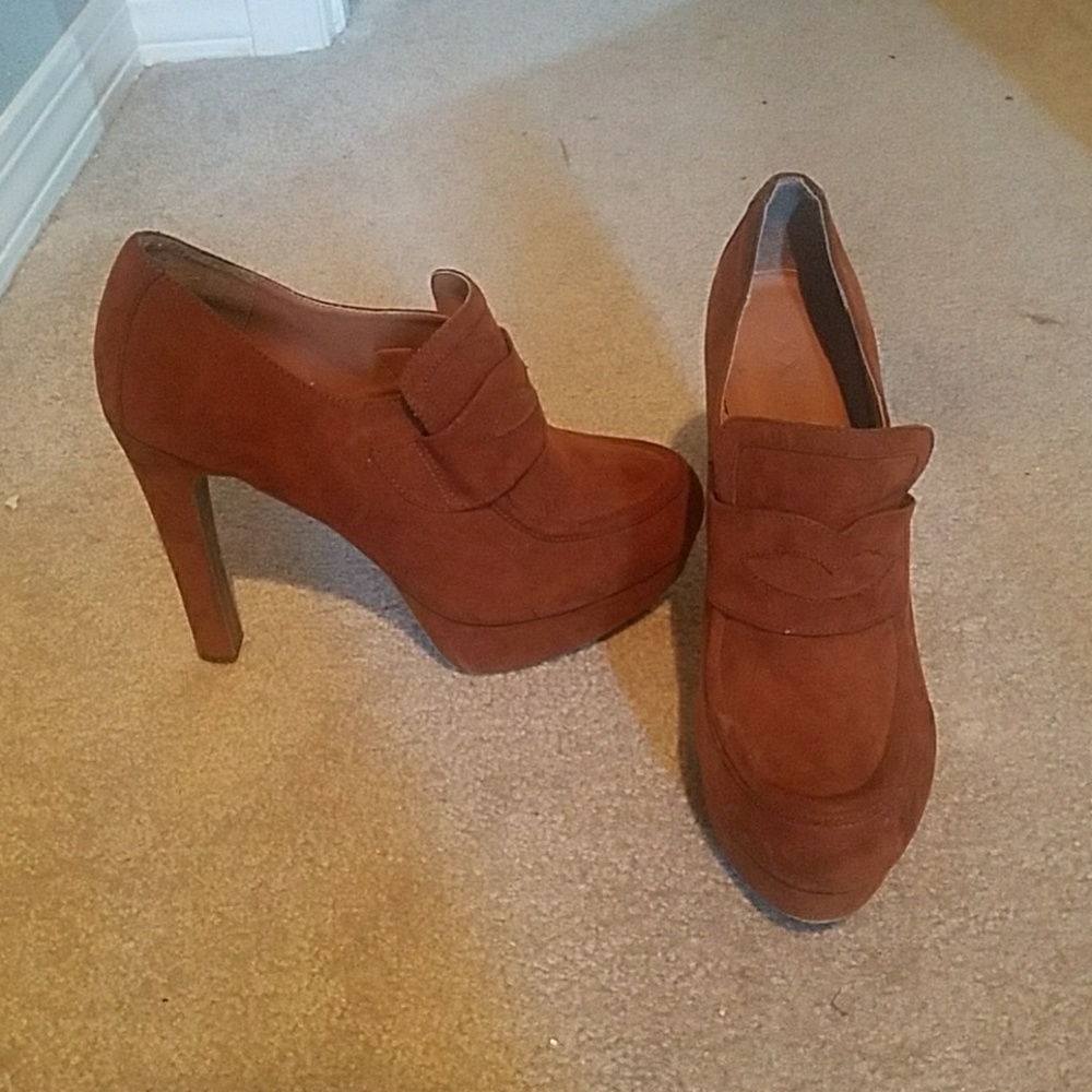 Camel suede heeled booties
